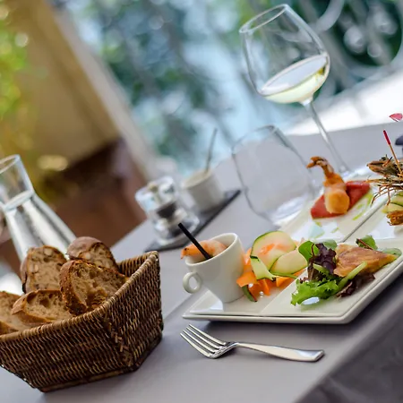 Le Palace De 5* Menthon-Saint-Bernard