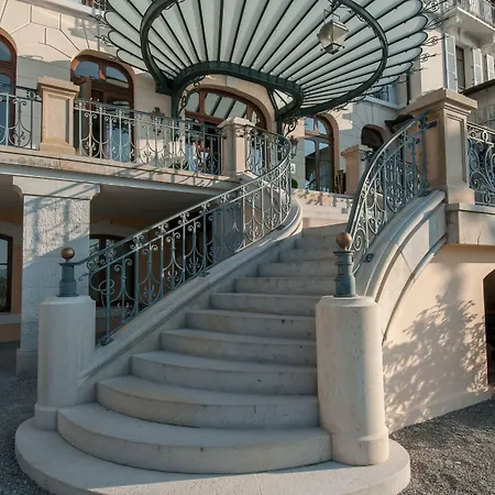 Le Palace De Menthon-Saint-Bernard