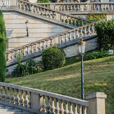 Le Palace De Hotel Menthon-Saint-Bernard