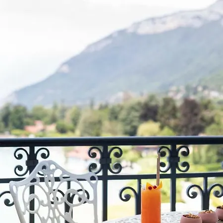 Le Palace De Hotel Menthon-Saint-Bernard