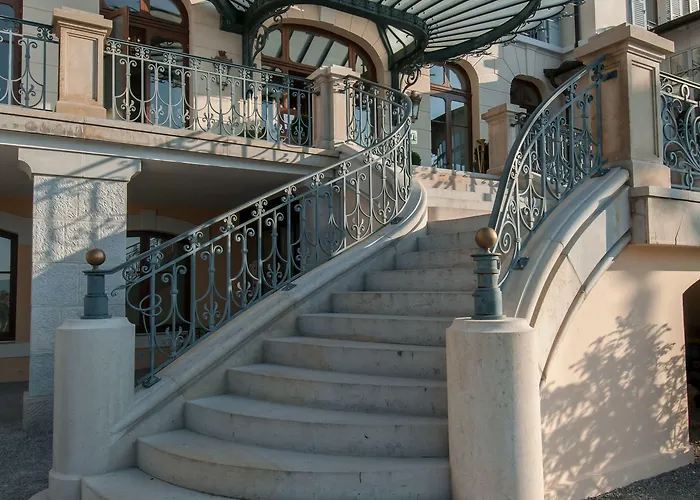 Le Palace De Menthon-Saint-Bernard