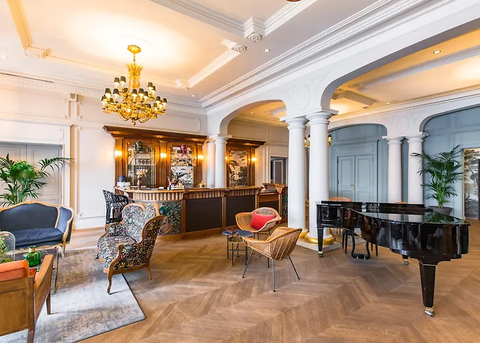 מלון Le Palace De מנטון סן ברנרד
