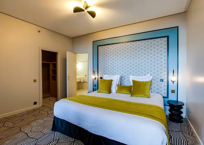 Le Palace De מלון 5*